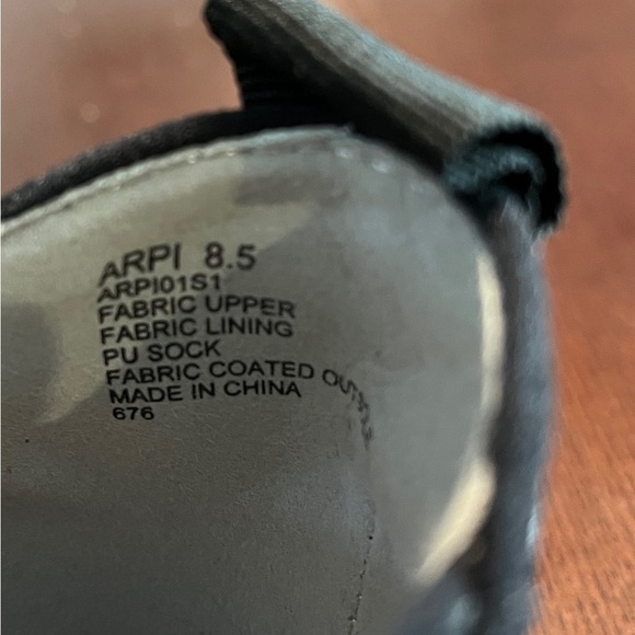 Steve Madden Arctic Sneaker In Silver Multi, Athleisure Oxford Size W8.5 NWOT - Picture 8 of 8